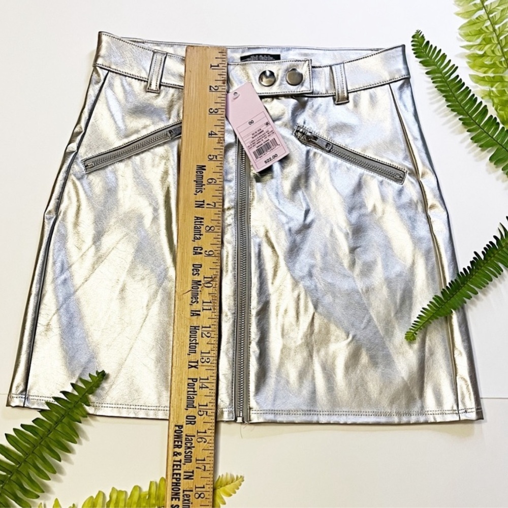 🌟Must Bundle 🌟NWT - Wild Fable Silver Mini Skirt🌟 - Picture 7 of 7